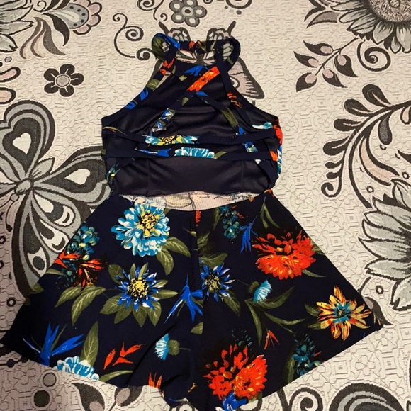 UK2LA Floral romper - Picture 4 of 7